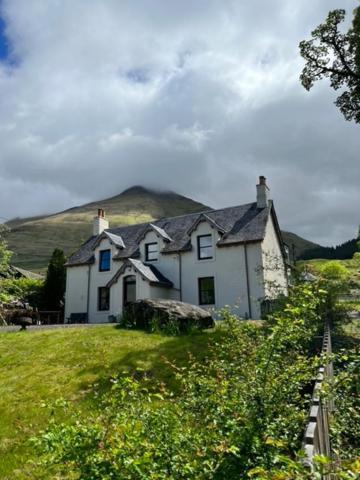 Beautiful Farm House At The Foot Of Ben More. Крианларих Екстериор снимка